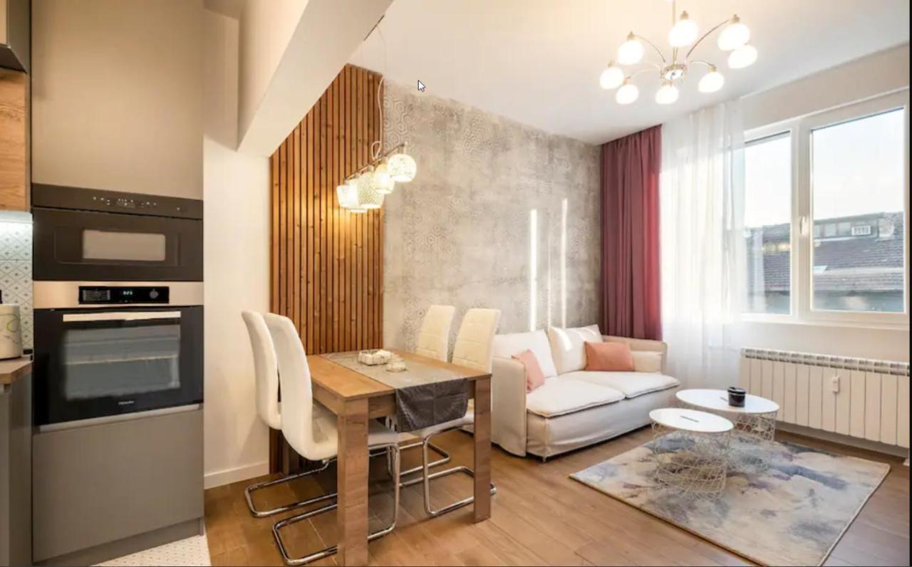 Stylish 1bdr Apartment *